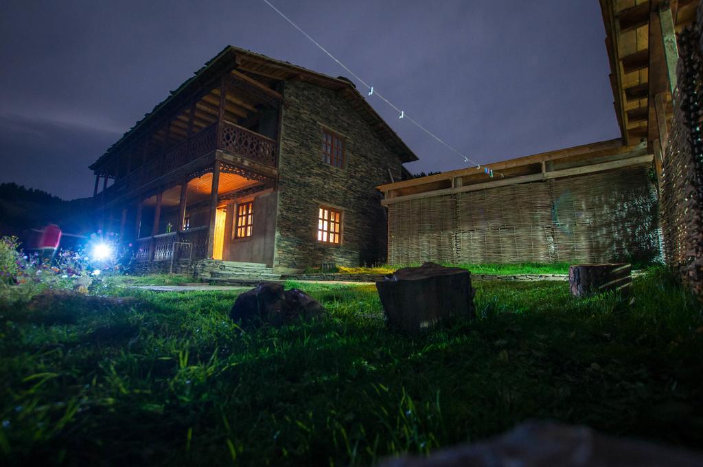 Guest House Shina Omalo Esterno foto