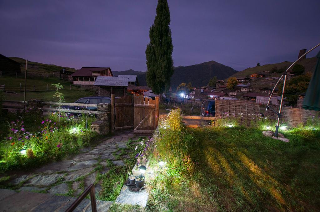 Guest House Shina Omalo Esterno foto